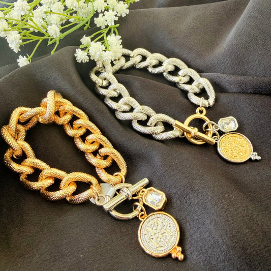 Chic bracelets